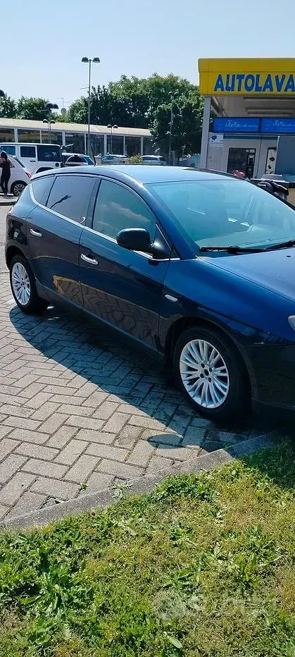 Usata Lancia Delta 120 CV (88 kW) 2008 Utilitaria