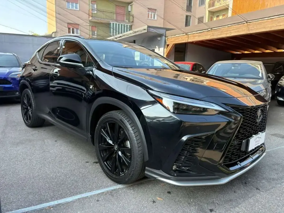 Usata Lexus NX350h Sport Line 190 CV (139 kW) 2024 Nero SUV