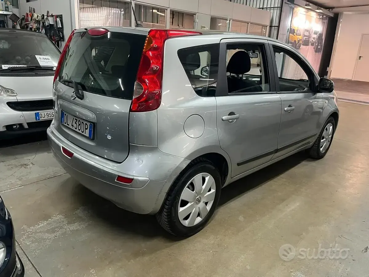 Usata Nissan Note 88 CV (64 kW) 2008 Grigio Utilitaria