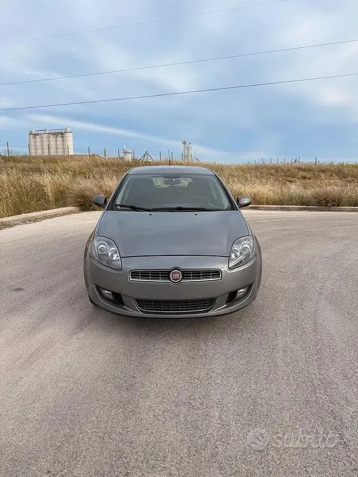 Usata Fiat Bravo 120 CV (88 kW) 2012 Grigio Utilitaria