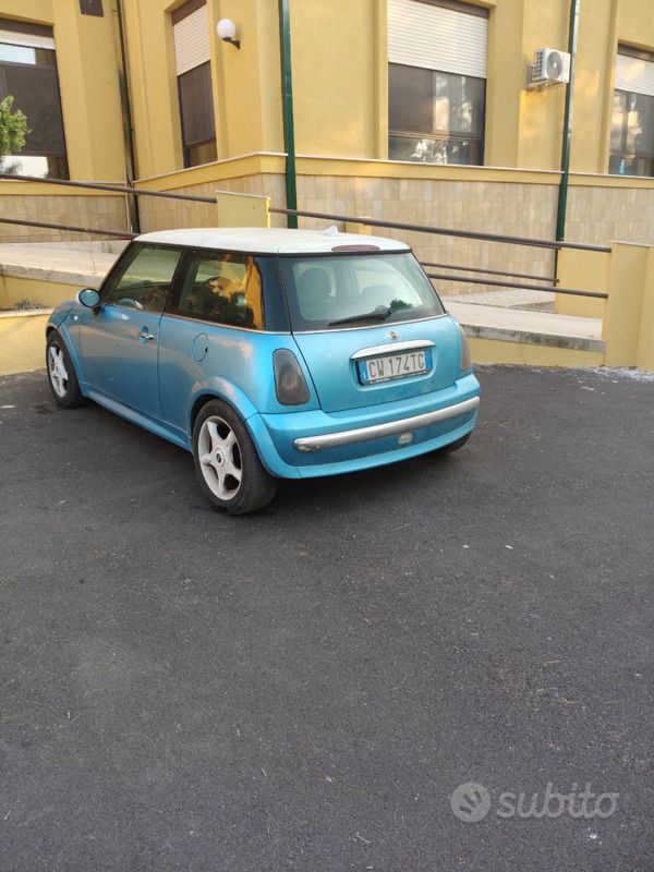 Usata Mini Cooper 75 CV (55 kW) 2005 Blu Utilitaria