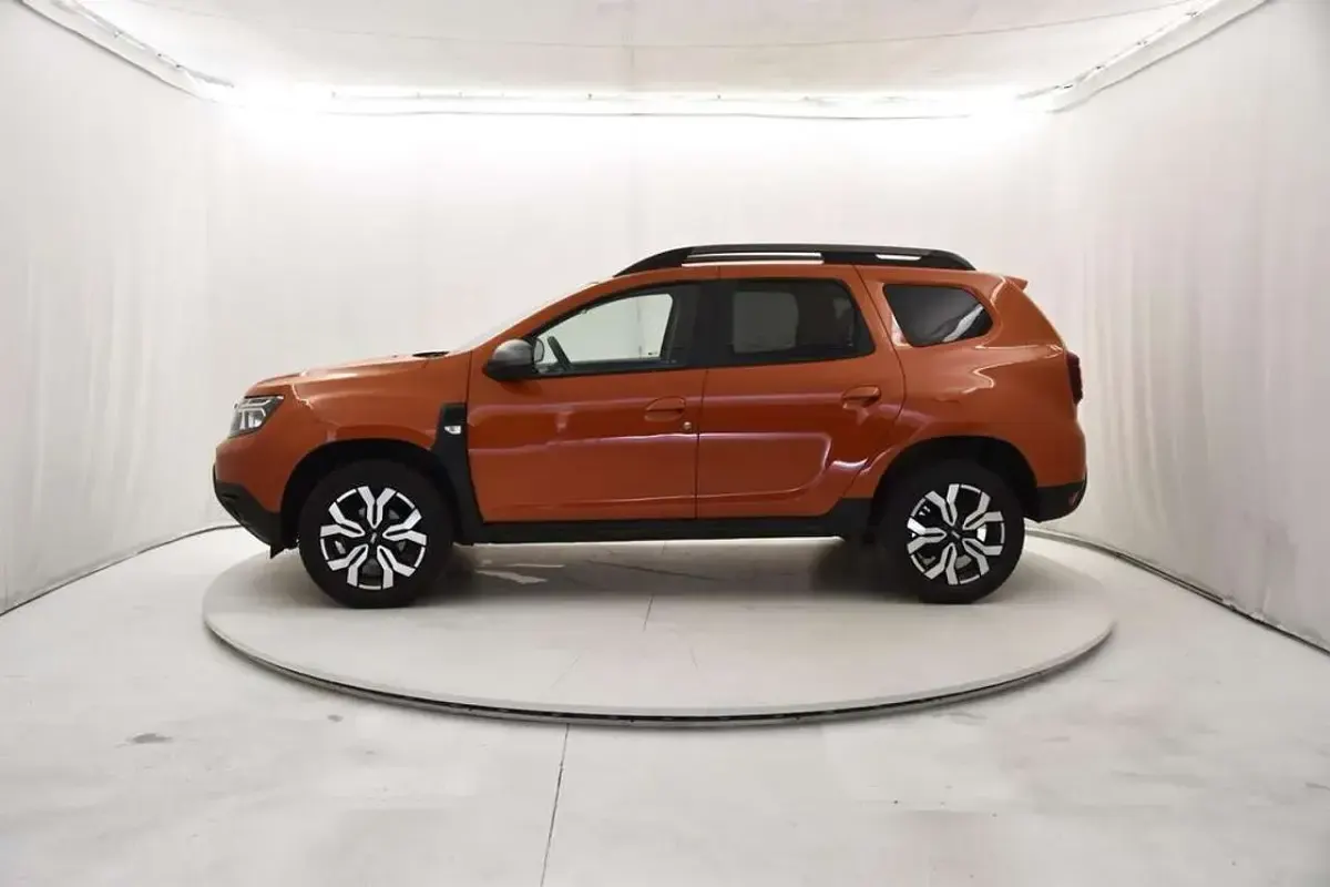Usata Dacia Duster Journey 116 CV (85 kW) 2023 Orange arizona SUV