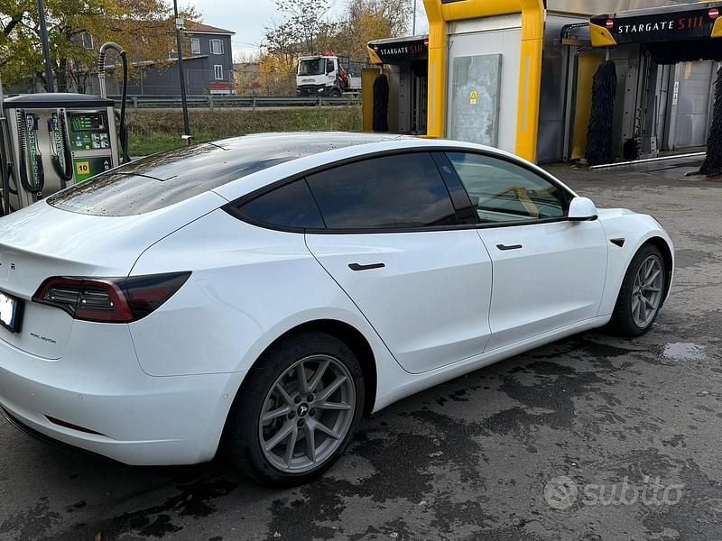Usata Tesla Model 3 235 kW (320 CV) 2022 Bianco Berlina