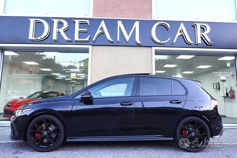 Begagnad VW Golf VIII GTI 245 HK (180 kW) 2024 Svart Sedan