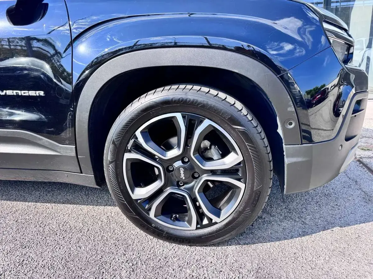 Usata Jeep Avenger Summit 101 CV (74 kW) 2023 Nero SUV