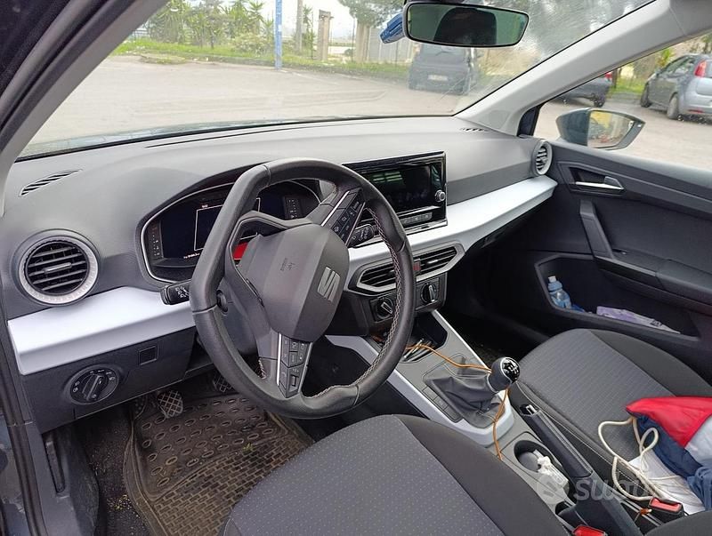 Usata Seat Arona 95 CV (69 kW) 2024 Blu SUV