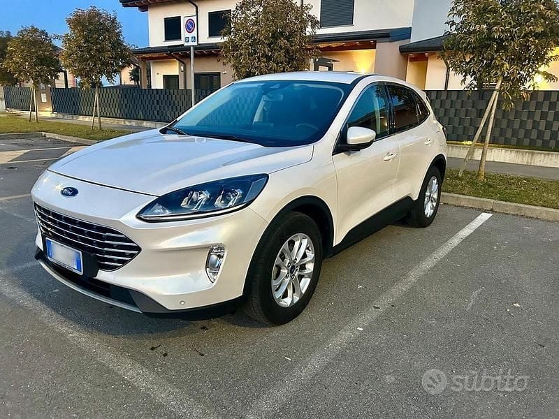 Usata Ford Kuga Titanium 120 CV (88 kW) 2021 Bianco SUV