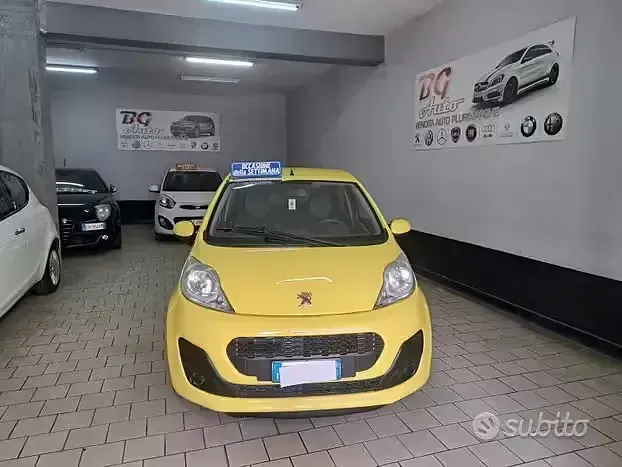 Usata Peugeot 107 68 CV (50 kW) 2013 Nero Utilitaria