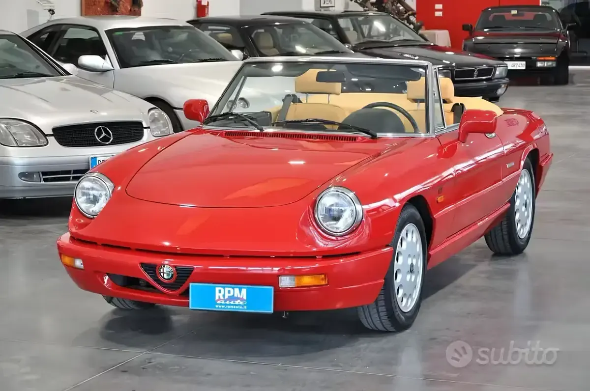 Usata Alfa Romeo Spider 107 CV (78 kW) 1992 Rosso Cabrio