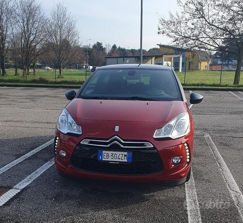 Rosso Usata 2010 Citroën DS3 Due volumi | 3300 € (Buon prezzo) - Immagine 1/4