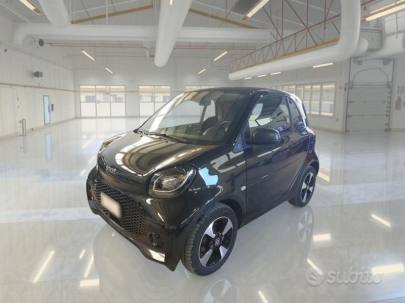 Nero Usata 2022 Smart ForTwo Coupé Passion Due volumi | 11.400 € - Immagine 1/4