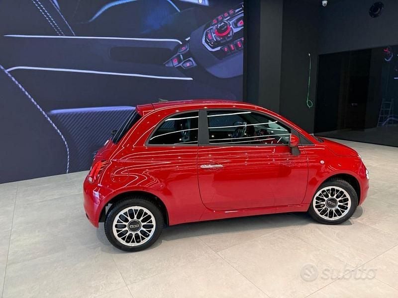 Usata Fiat 500 Pop 69 CV (50 kW) 2021 Rosso metallizzato Utilitaria