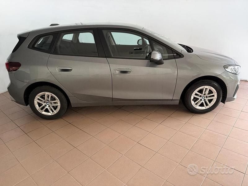 Usado BMW 218 150 HP (110 kW) 2023 Cinzento Carrinha