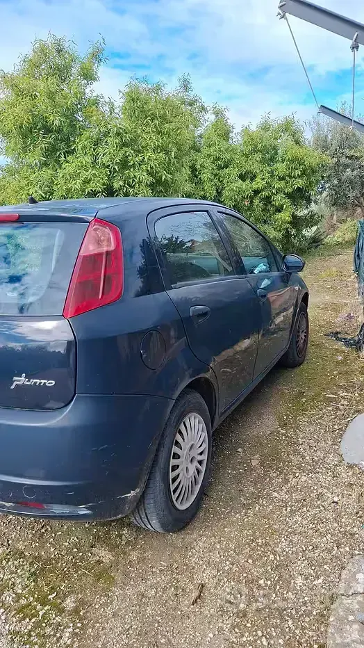 Usata Fiat Grande Punto 75 CV (55 kW) 2014 Bluazzurro Utilitaria