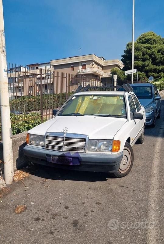 Usata Mercedes 190 72 CV (52 kW) 1988 Bianco Berlina