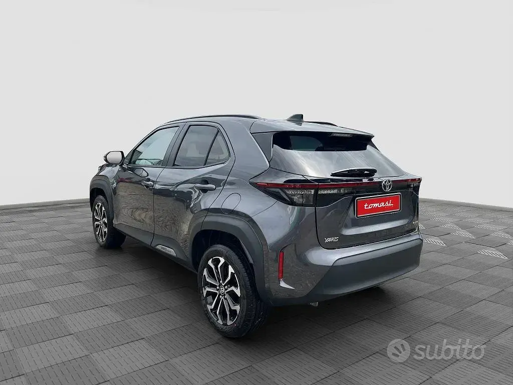 Usata Toyota Yaris Trend 92 CV (67 kW) 2026 Dark grey Utilitaria