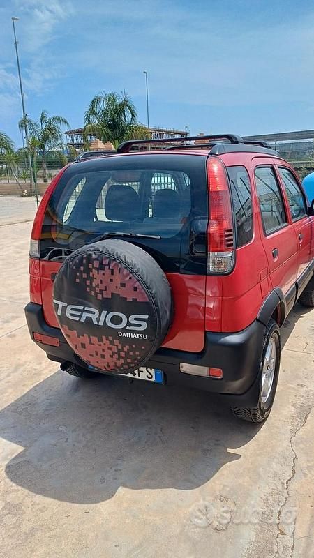 Usata Daihatsu Terios 86 CV (63 kW) 2005 Rosso SUV