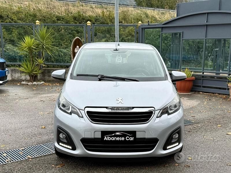 Usata Peugeot 108 Active 69 CV (50 kW) 2018 Argento Utilitaria