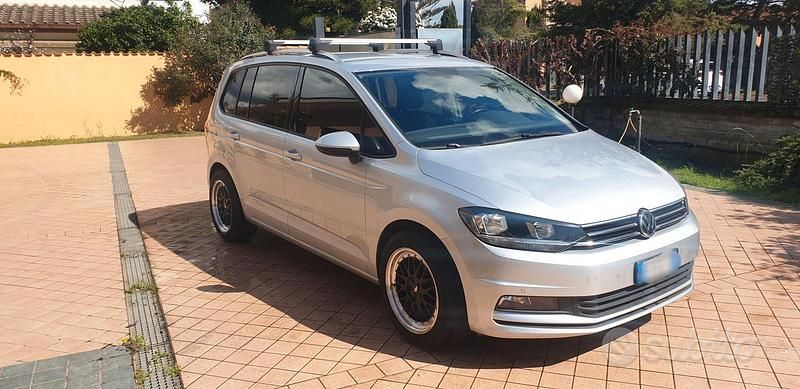 Usata VW Touran 150 CV (110 kW) 2020 Grigio Monovolume