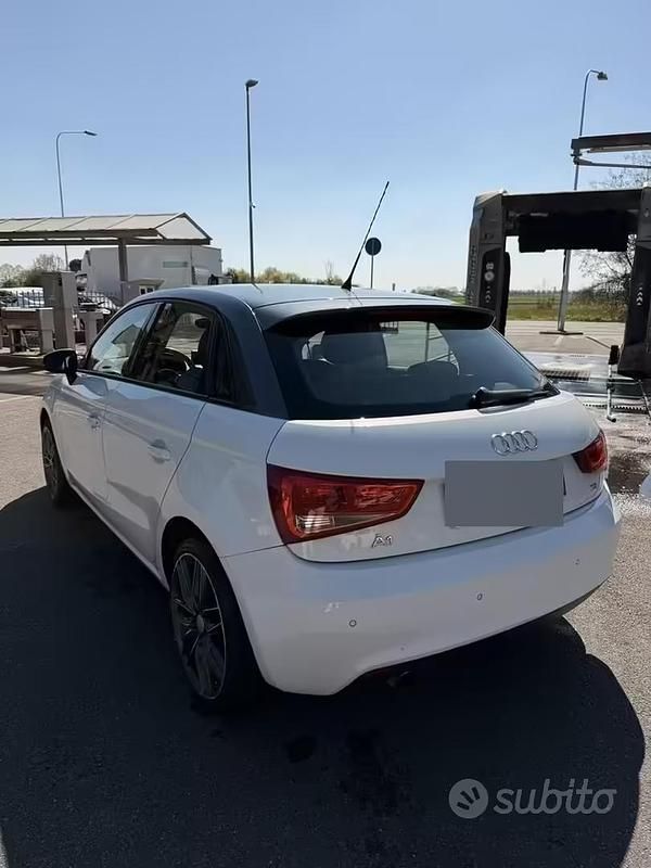 Usata Audi A1 Sportback Ambition 90 CV (66 kW) 2015 Bianco Utilitaria