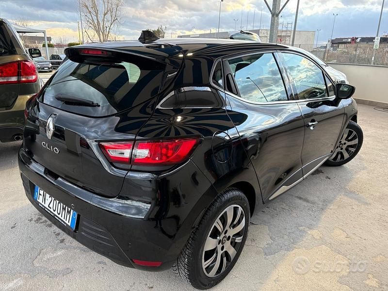 Usata Renault Clio IV Zen 75 CV (55 kW) 2018 Nero Berlina