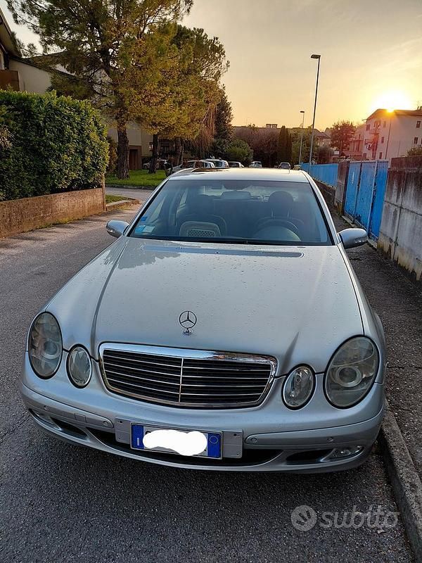 Usata Mercedes E220 2003 Grigio Berlina