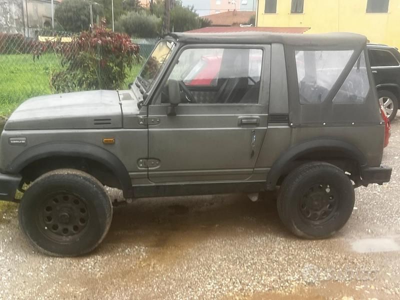 Verde Usata 1990 Suzuki Samurai SUV | 5000 € - Immagine 1/4