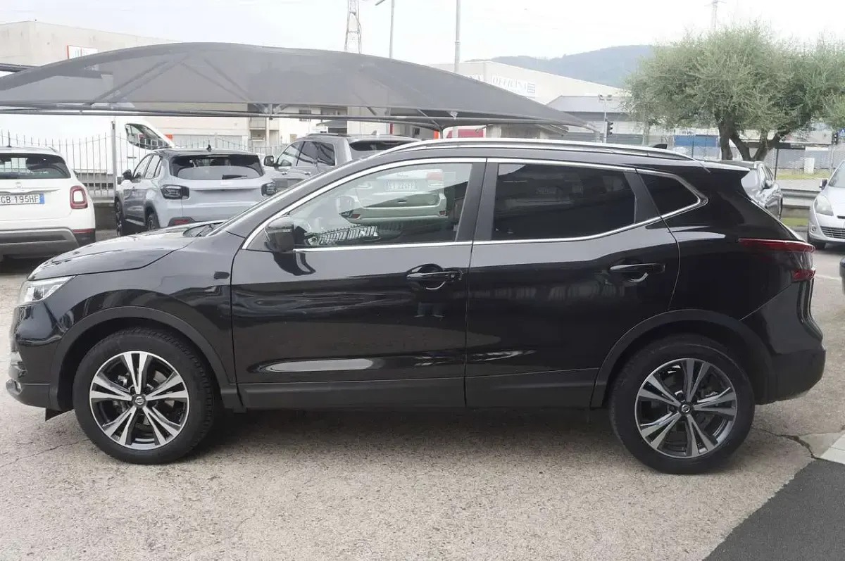 Usata Nissan Qashqai N-Connecta 116 CV (85 kW) 2019 Nero SUV