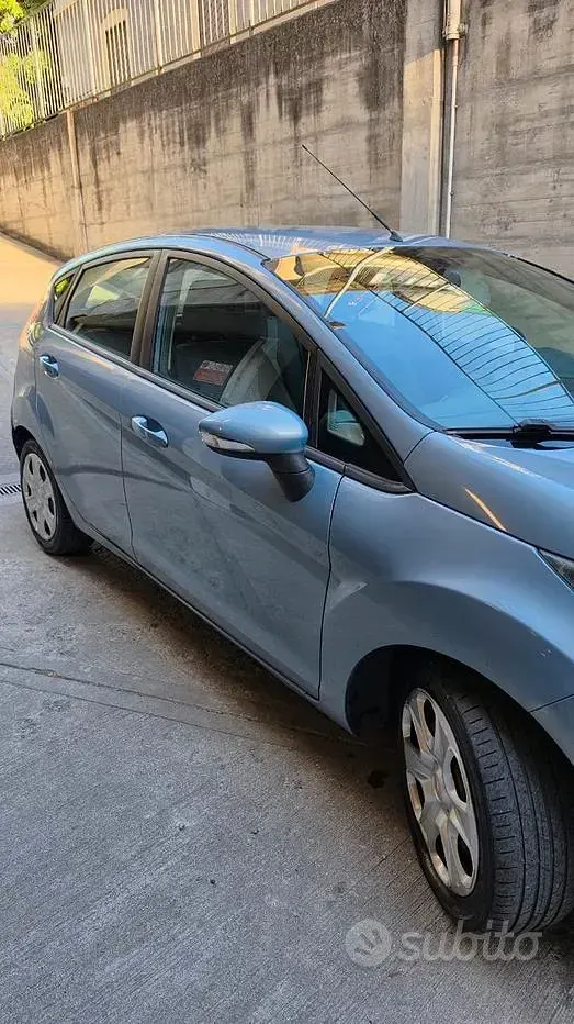 Usata Ford Fiesta Titanium 82 CV (60 kW) 2009 Blu/azzurro Berlina