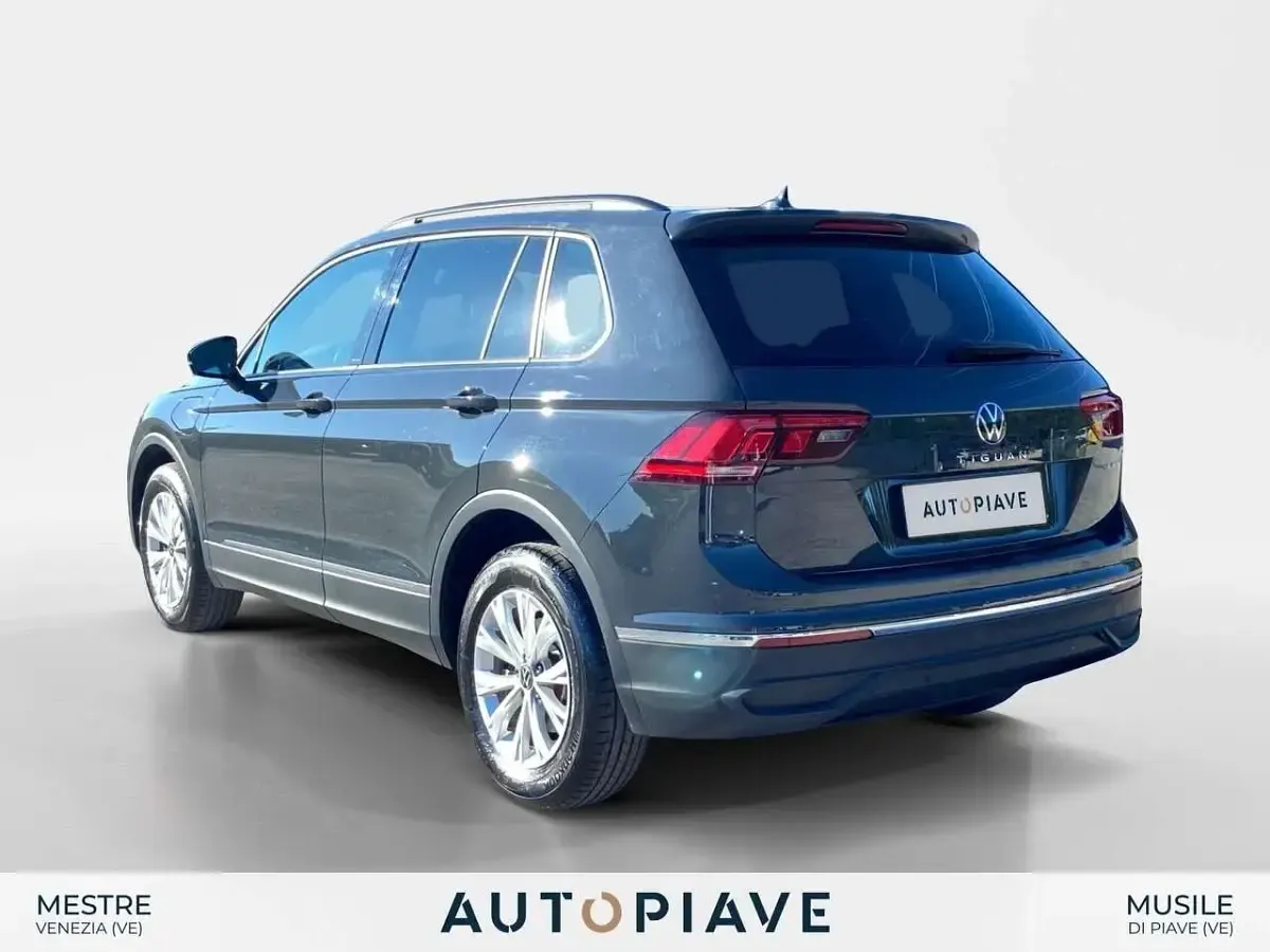 Usata VW Tiguan Life 245 CV (180 kW) 2022 Grigio SUV