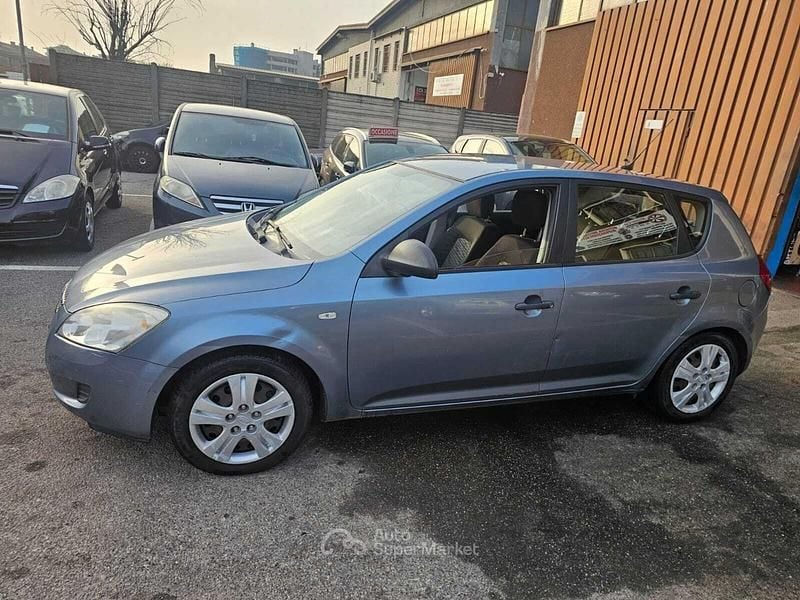 Usata Kia Ceed EX 109 CV (80 kW) 2008 Gray Utilitaria