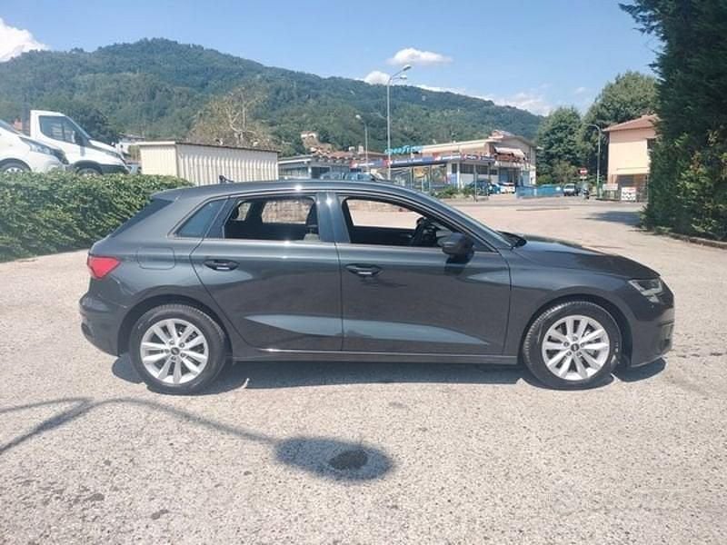 Usata Audi A3 Business 116 CV (85 kW) 2022 Grigio Berlina