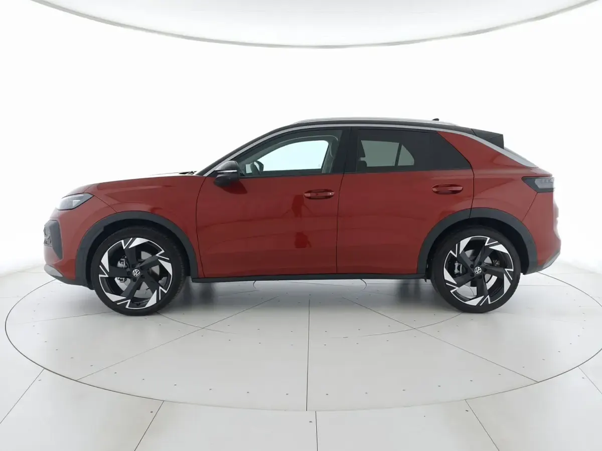 Usata VW T-Roc Style 116 CV (85 kW) 2026 Flame red metallizzato nero SUV