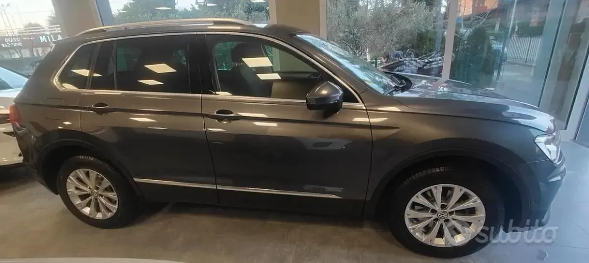 Usata VW Tiguan Life 150 CV (110 kW) 2020 Grigio SUV
