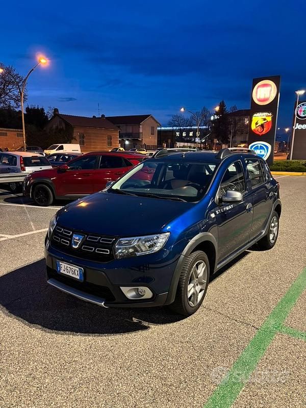 Usata Dacia Sandero Stepway 90 CV (66 kW) 2017 Blu Utilitaria