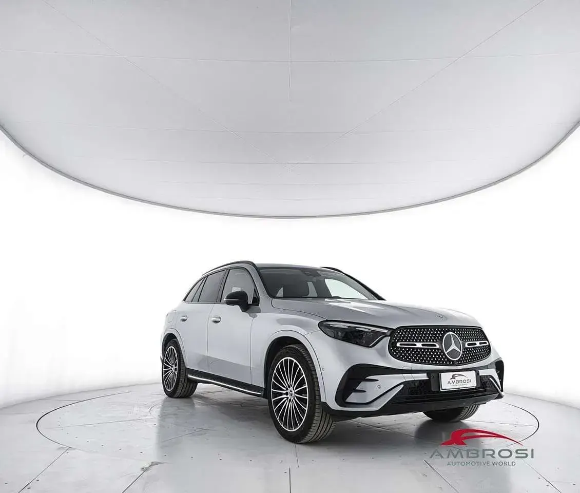 Nuova Mercedes GLC300 AMG Line Premium 333 CV (244 kW) 2026 Argento SUV