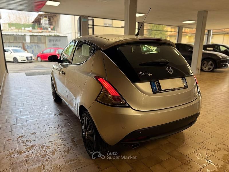 Usata Lancia Ypsilon 95 CV (69 kW) 2014 Utilitaria