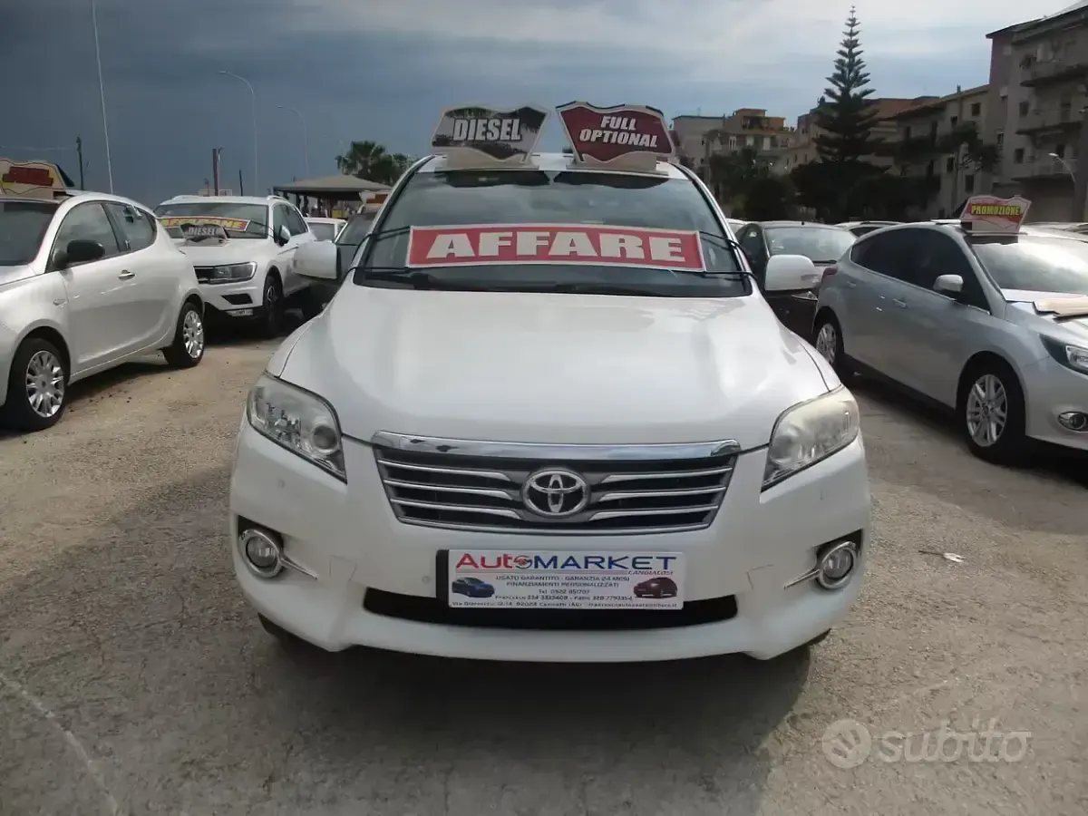 Usata Toyota RAV4 150 CV (110 kW) 2012 Bianco SUV