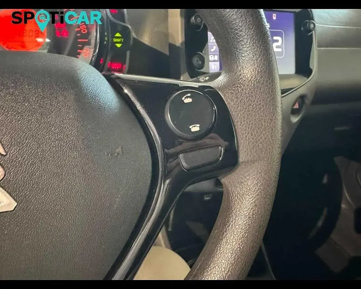 Usata Peugeot 108 Active 72 CV (52 kW) 2021 Rosso Utilitaria