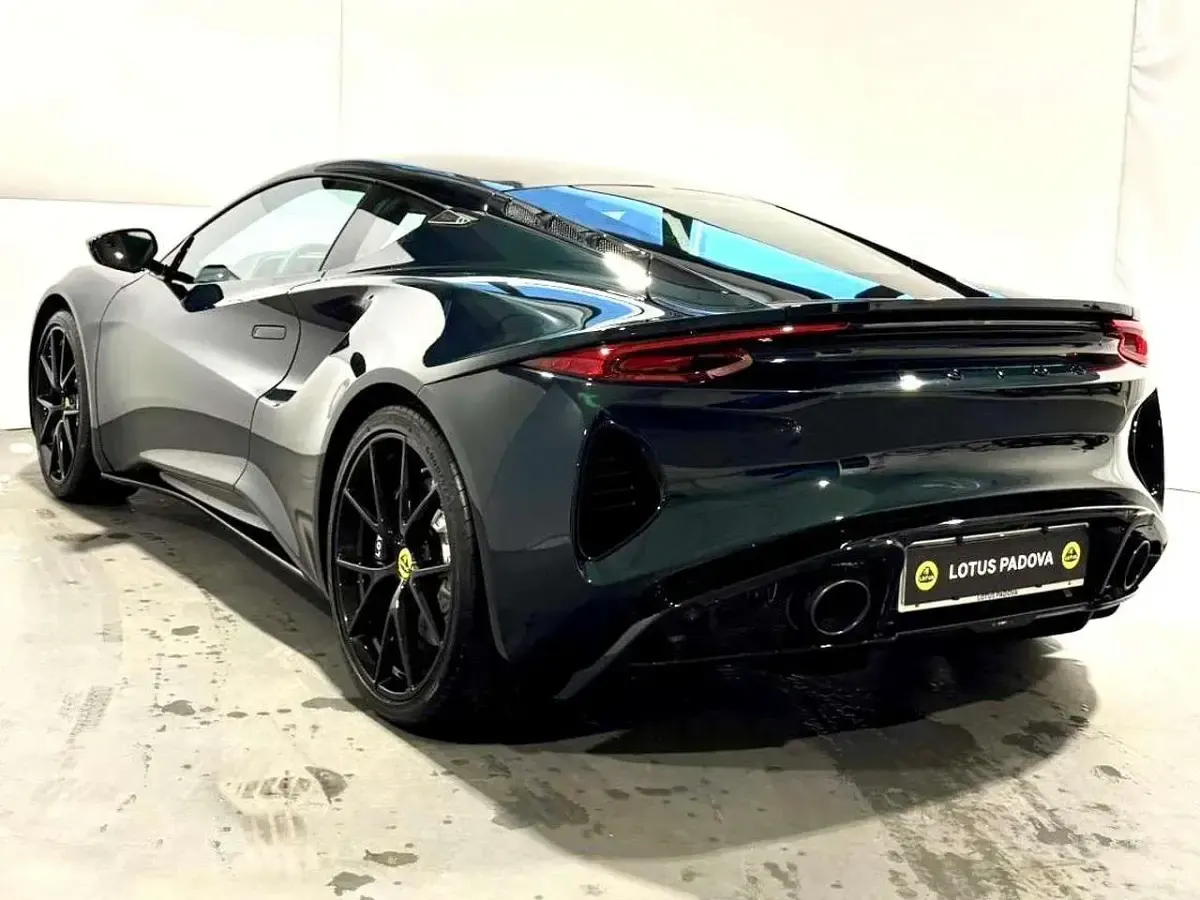 Usata Lotus Emira 360 CV (264 kW) 2024 Dark verdant Coupé