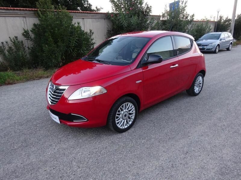 Rosso Usata 2013 Lancia Ypsilon Gold Due volumi | 7900 € (Molto cara) - Immagine 1/4