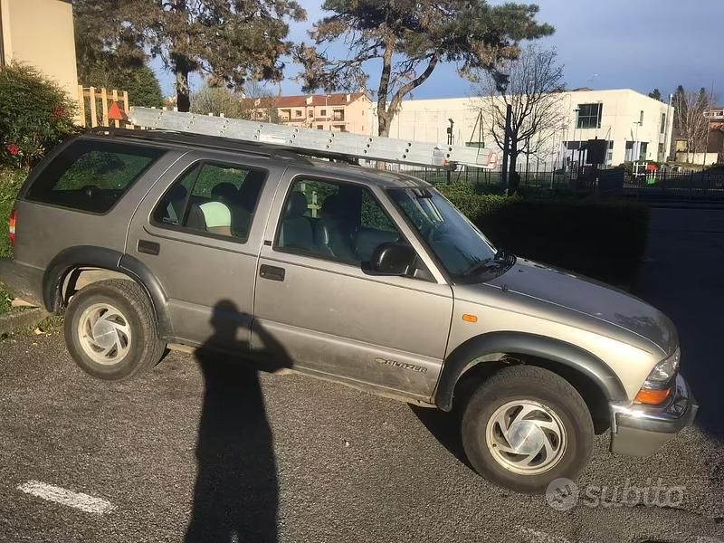 Usata Chevrolet Blazer 193 CV (141 kW) 1998 Grigio SUV