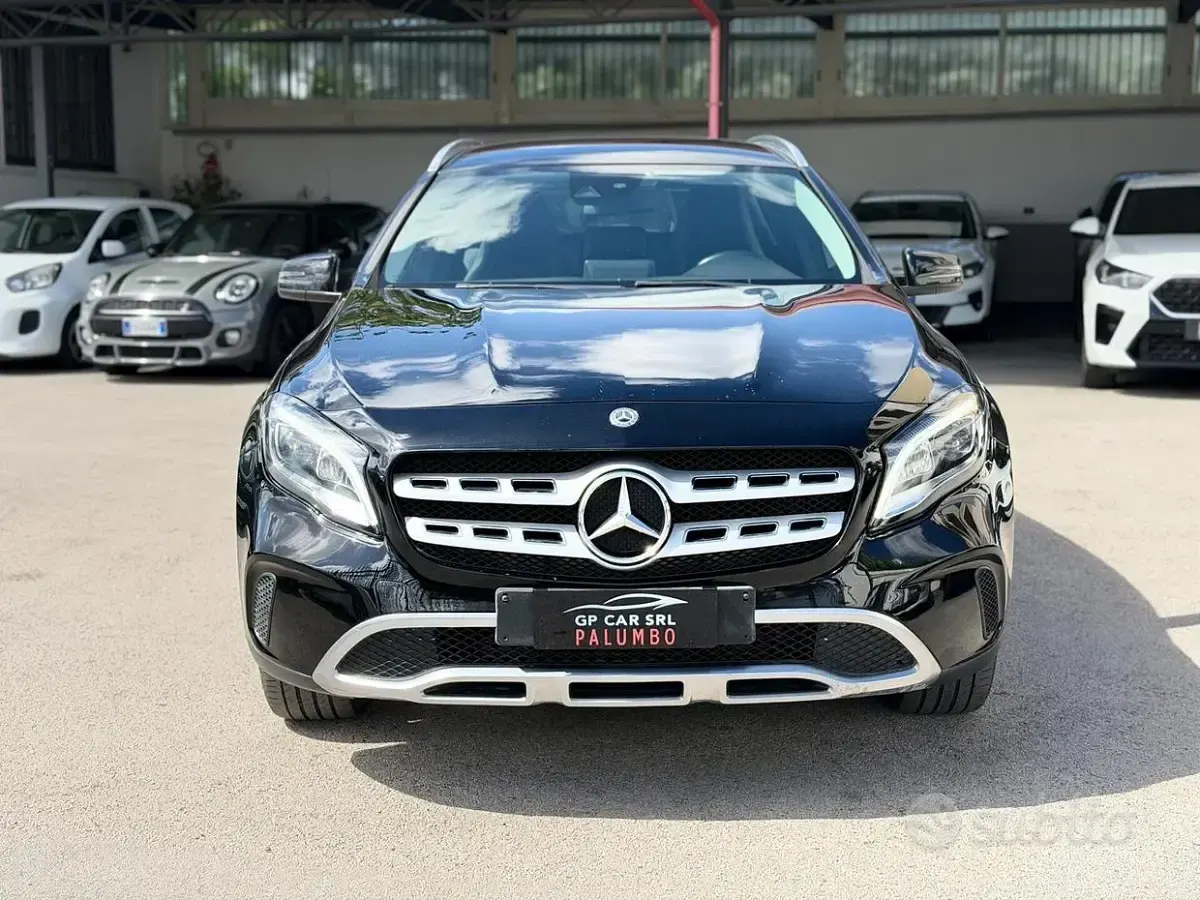 Usata Mercedes GLA220 Premium 177 CV (130 kW) 2017 Nero SUV