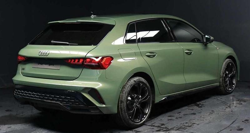 Nuova Audi A3 S-Line 150 CV (110 kW) 2025 Verde district met. Berlina