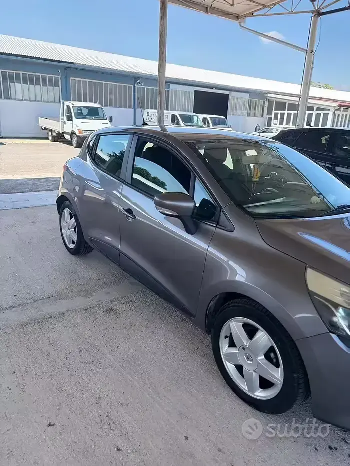 Usata Renault Clio IV 73 CV (53 kW) 2013 Berlina