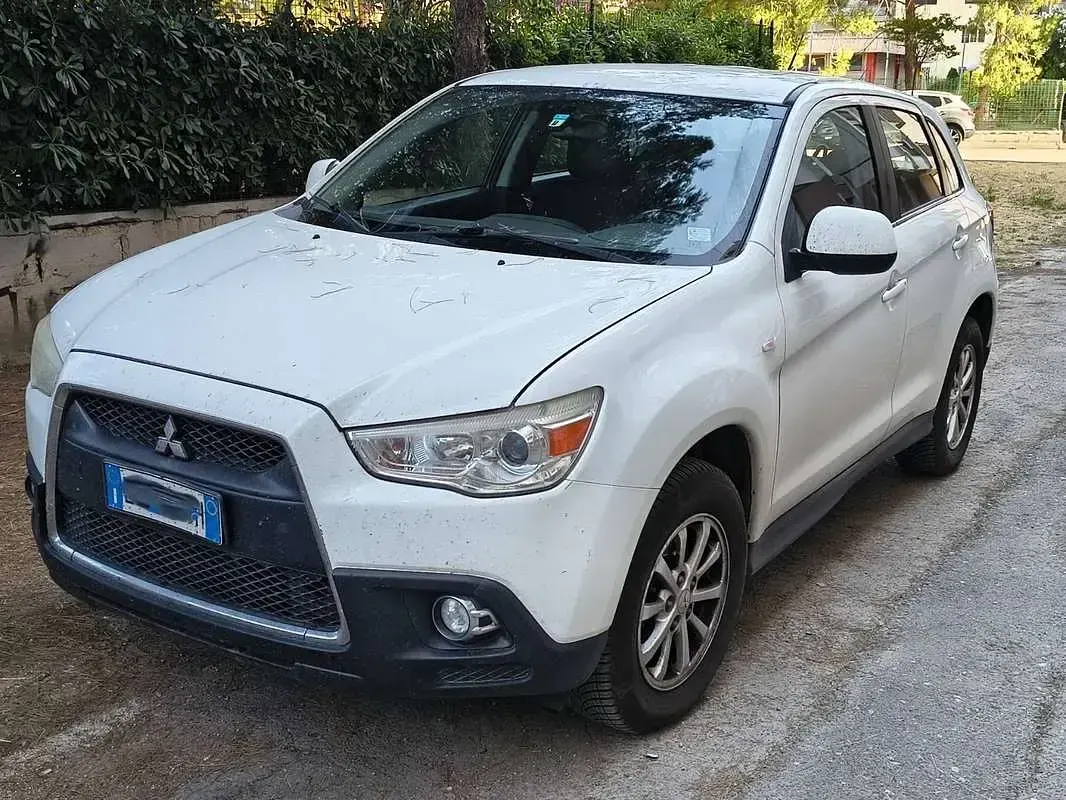 Usata Mitsubishi ASX Invite 150 CV (110 kW) 2011 Bianco SUV