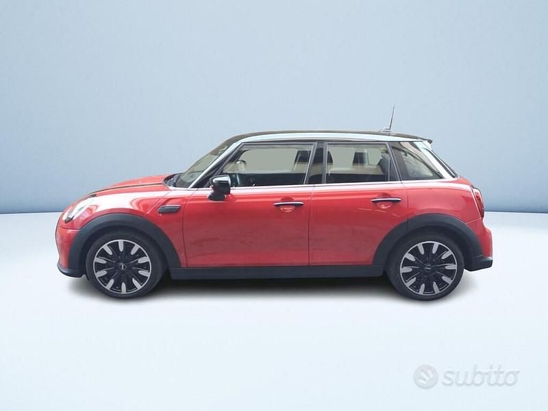 Usata Mini Cooper 135 CV (99 kW) 2024 Rosso Utilitaria