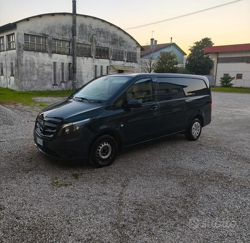 Usata Mercedes Vito 136 CV (100 kW) 2017 Nero Furgone