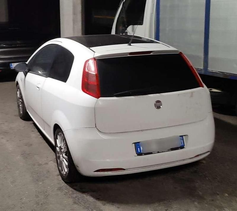 Usata Fiat Grande Punto Dynamic 77 CV (56 kW) 2009 Utilitaria