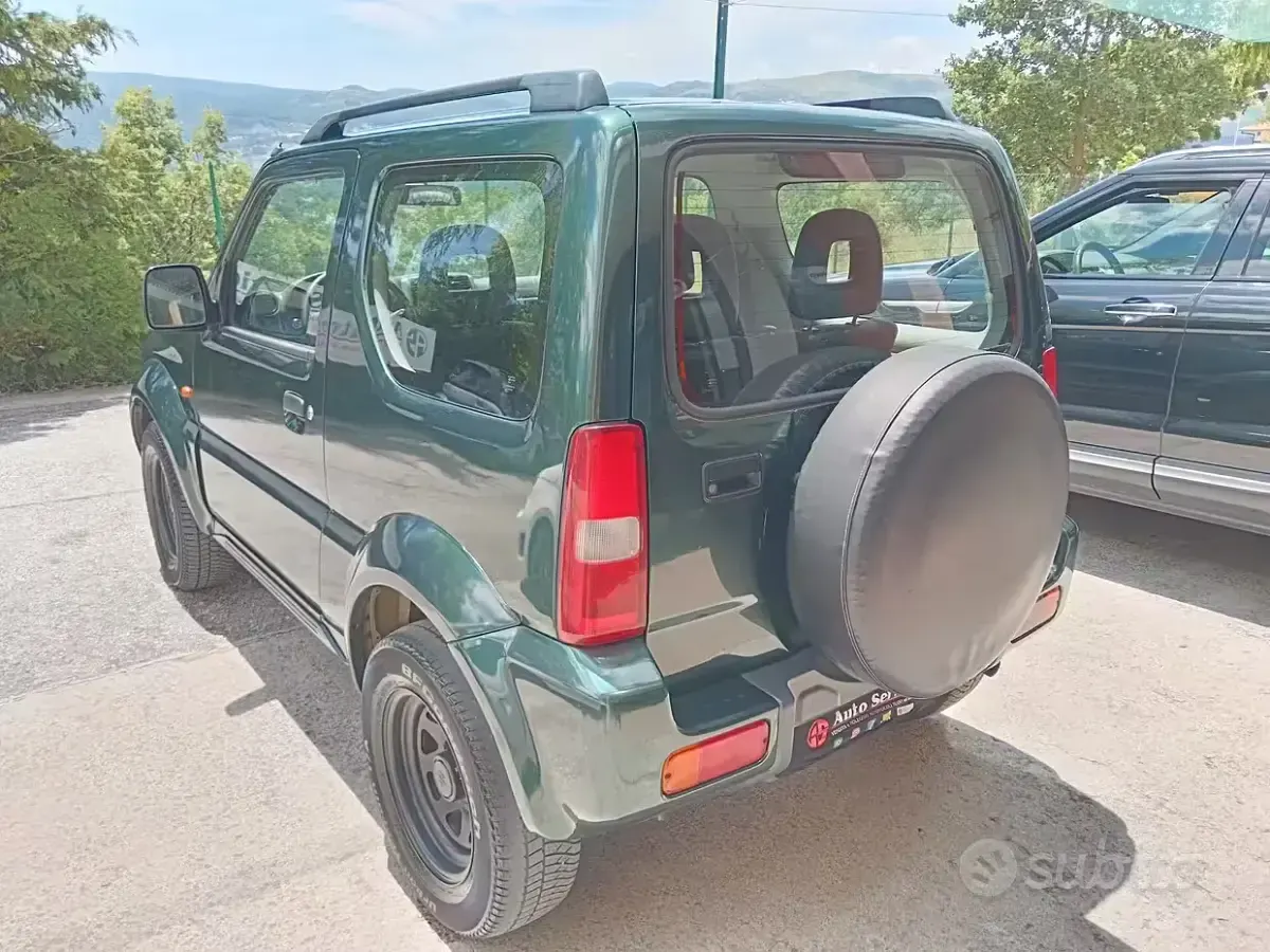 Usata Suzuki Jimny 65 CV (47 kW) 2004 Verde SUV